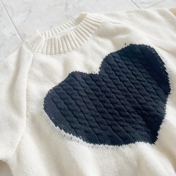 SOFT White Knit Mock Neck Black Heart Design Sweater Girls XL Polyester - Picture 2 of 4